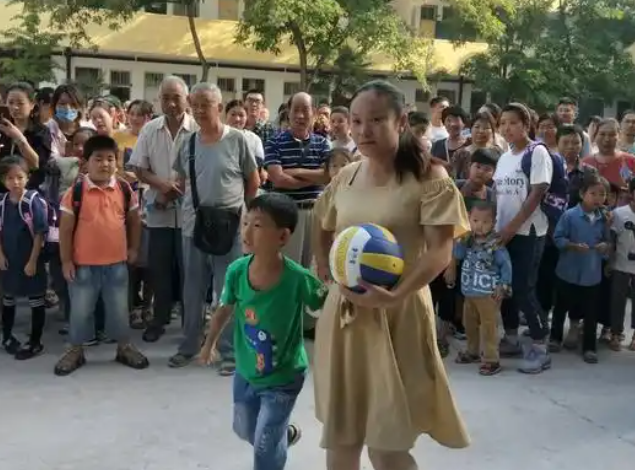 阳光分班经过科学公平揭露的方法均衡分配班级学生和师资 阳光分班经过科学公平揭露的方法均衡分配班级学生和师资