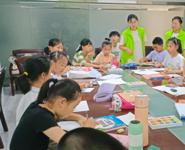 师资和课程方面试验区会聚中外优秀教师完善国际化课程系统 师资和课程方面试验区会聚中外优秀教师完善国际化课程系统
